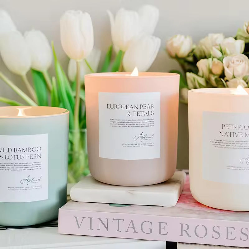 AIKUN High Quality Elegant Colored Glass Jar Candle Handmade Soy Wax Long Lasting Scented Candles for Home Decoration