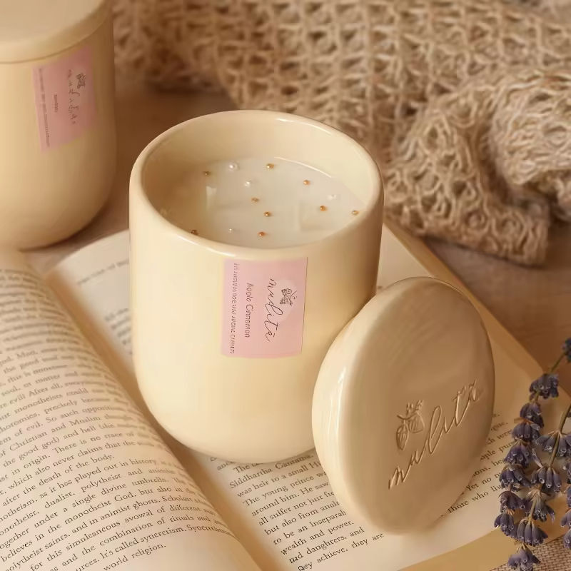 AIKUN Best-selling Fashionable Ceramic Candles Jar Natural Soy Wax Scented Candle with Wedding Party Decoration Covers