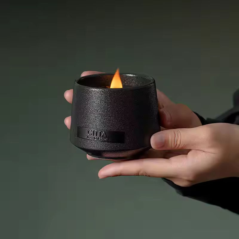 AIKUN Hot Selling Vegetable Oil Fragrance Candle Black Container Soywax Scented Candle with Wooden Wick